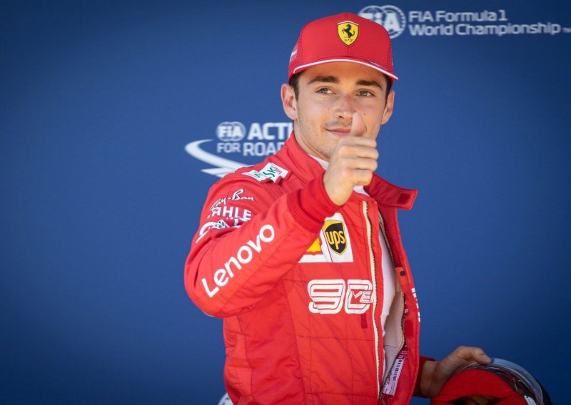 Najmlađi vozač Ferrarija rekordom staze stigao do 'pole positiona', Hamilton kažnjen
