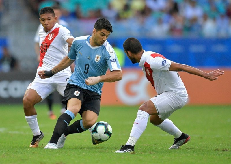 Peruanci kreirali najveću senzaciju; Luis Suarez tragičar Urugvaja