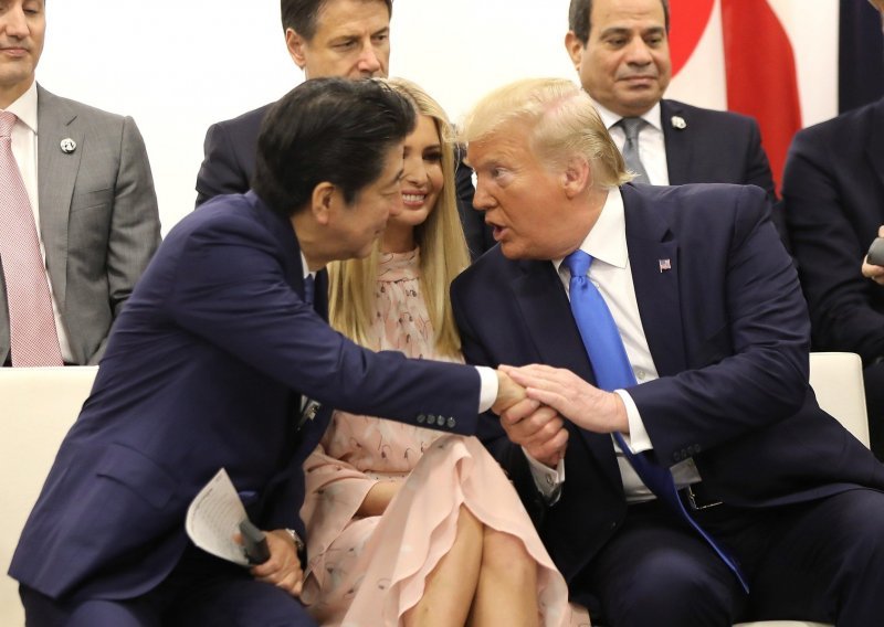 Trump japanskom premijeru: Mi vas moramo braniti, a vi nas ne morate. Nije pošteno