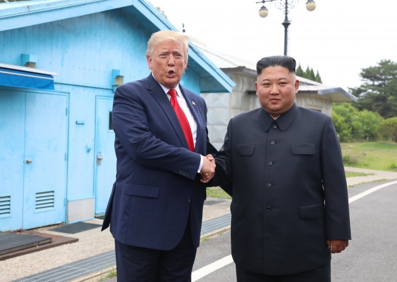 Sjeverna Koreja kaže da je susret Kima i Trumpa 'nevjerojatan događaj'