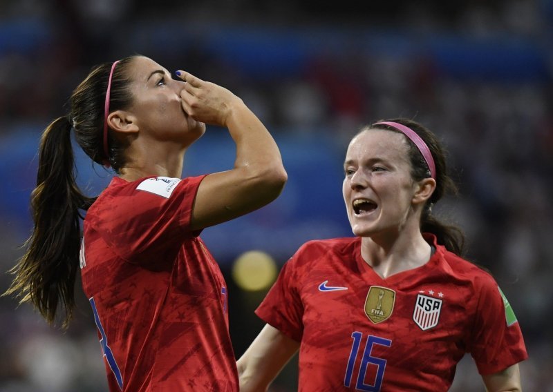 Polufinale SP-a nogometašica obilježila kontroverzna proslava gola; Amerikanka razbjesnila Englesku
