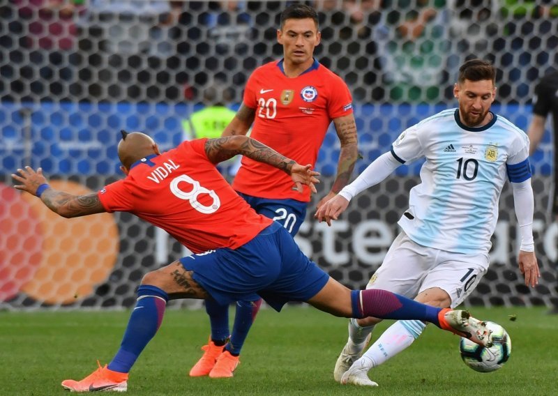 Argentinci stigli do bronce bez isključenog Messija, a to mu je prvi crveni karton u službenoj utakmici