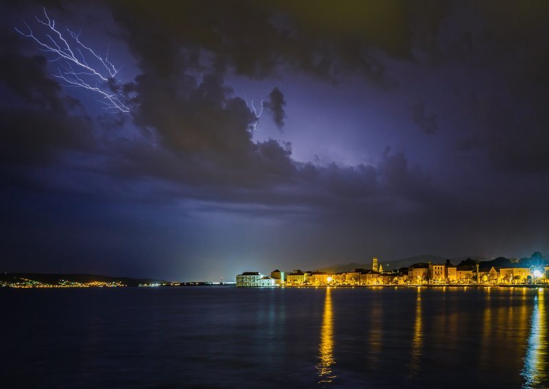 [FOTO] Pogledajte impresivne fotografije nevremena koje je poharalo Split i okolicu