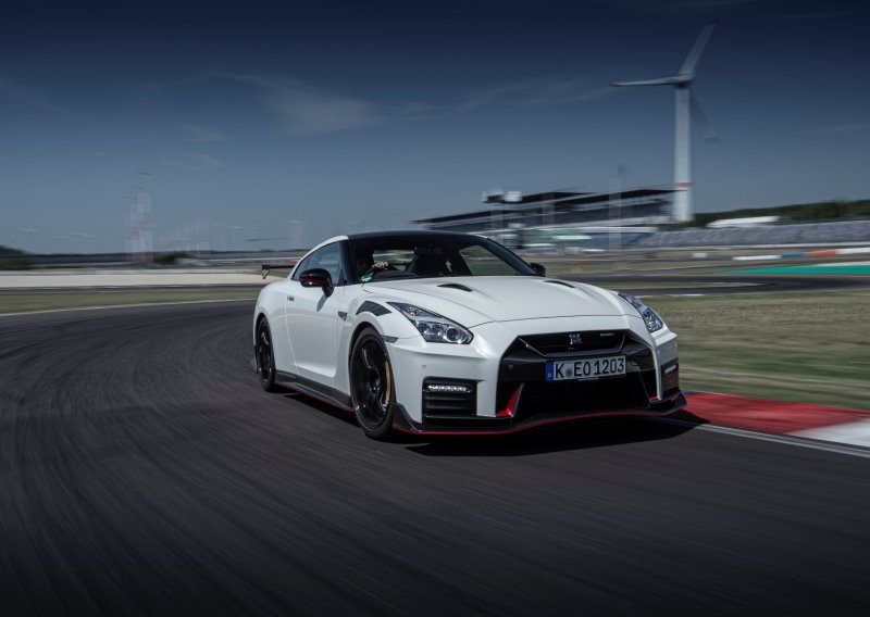 Nissan GT-R NISMO posramio bi i mnoge superautomobile