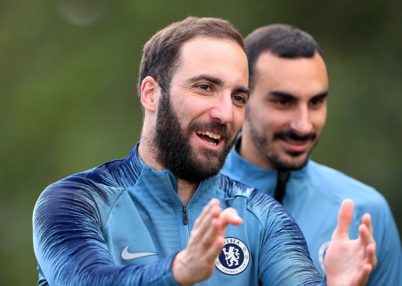 Gonzalo Higuain prkosi Juventusu; hoće li odbiti i ovu ponudu i povratak u Premiership?