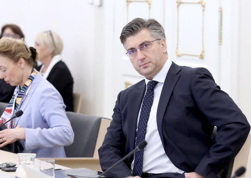 Plenković najavio regres za državne službenike, evo i kad će ga isplatiti