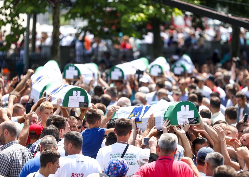 Preživjeli svjedok užasa u Srebrenici: Genocid se nastavlja suptilnijim metodama
