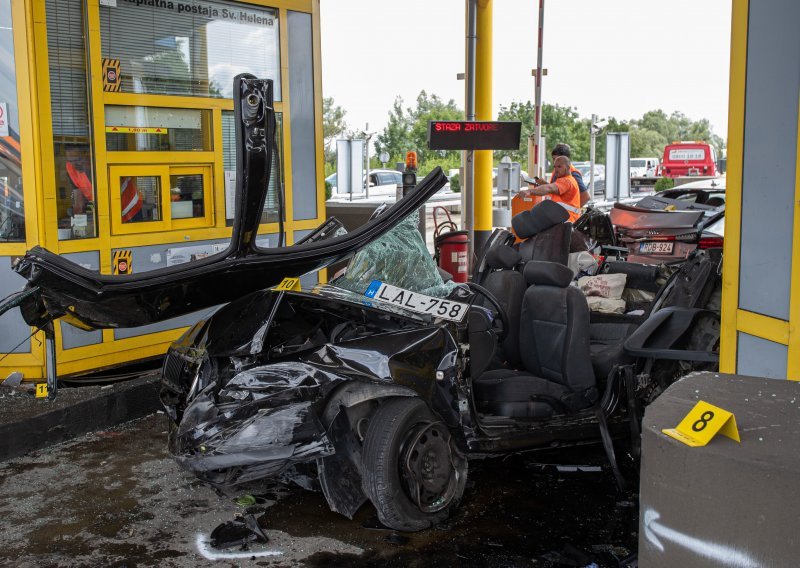 Poznato zašto je policija ipak uhitila vozača koji se velikom brzinom zabio u vozila na naplatnim kućicama