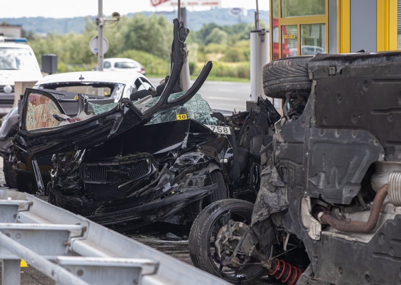 Žena i dijete stabilno, muškarac i dalje životno ugrožen