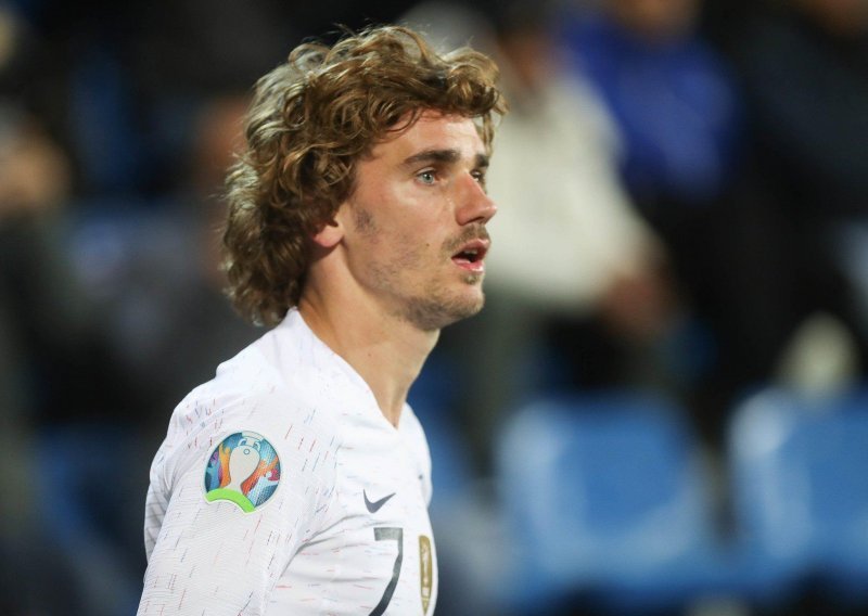 Gotova je i ova 'sapunica'; Antoine Griezmann i službeno igrač Barcelone