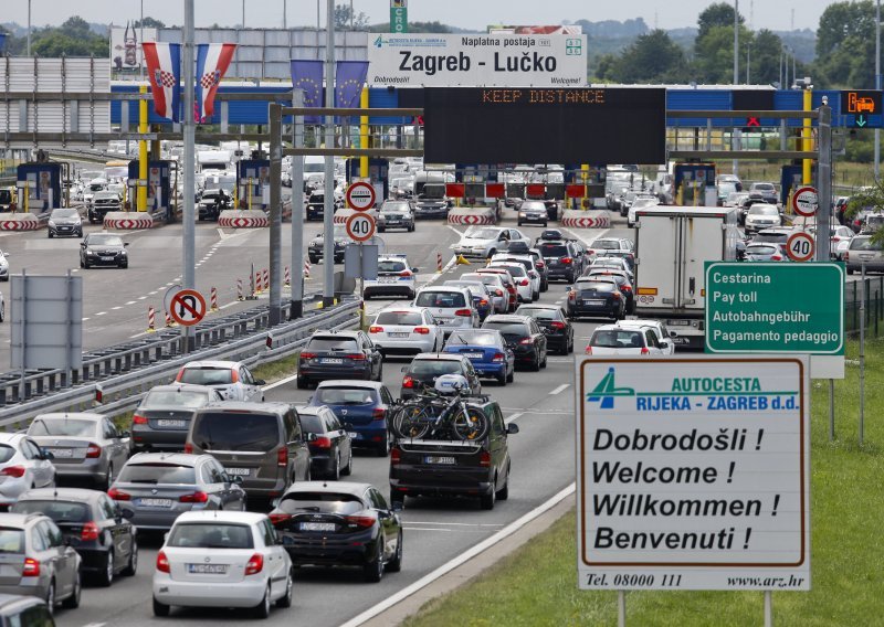 Zbog tri prometne nesreće problemi na državnim cestama, na Lučkom kolona