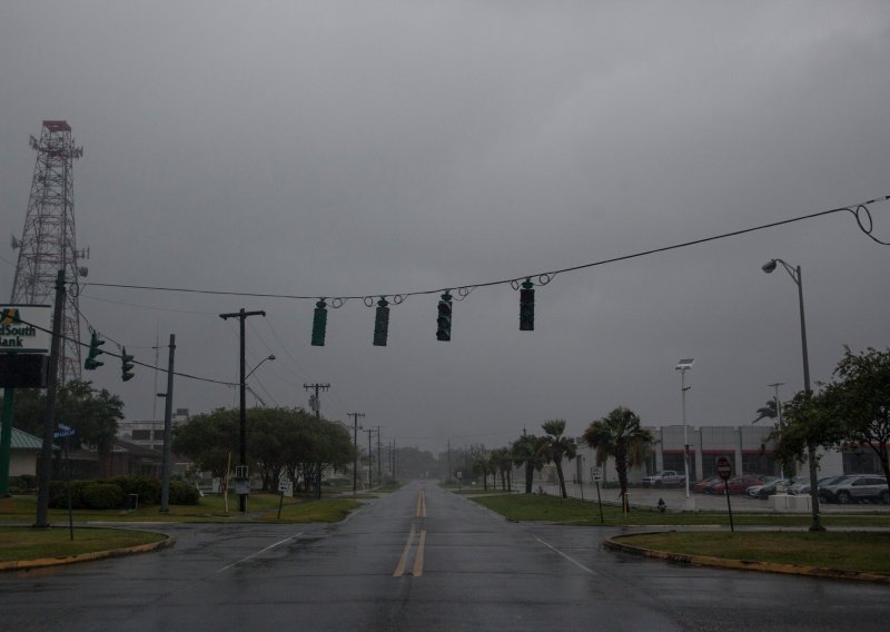 Oluja Barry ojačala i postala uragan, New Orleans strepi