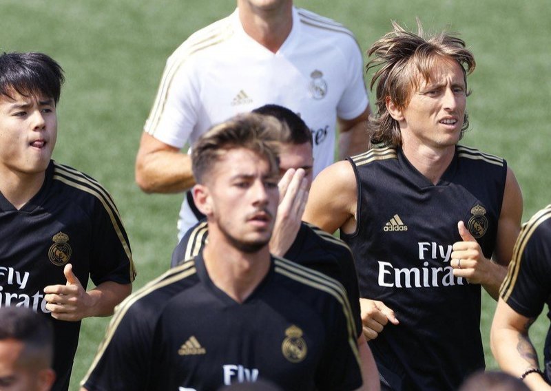 Netko iz Real Madrida se brutalno narugao Bobanu i AC Milanu jer žele dovesti Modrića; ovo im nije trebalo!
