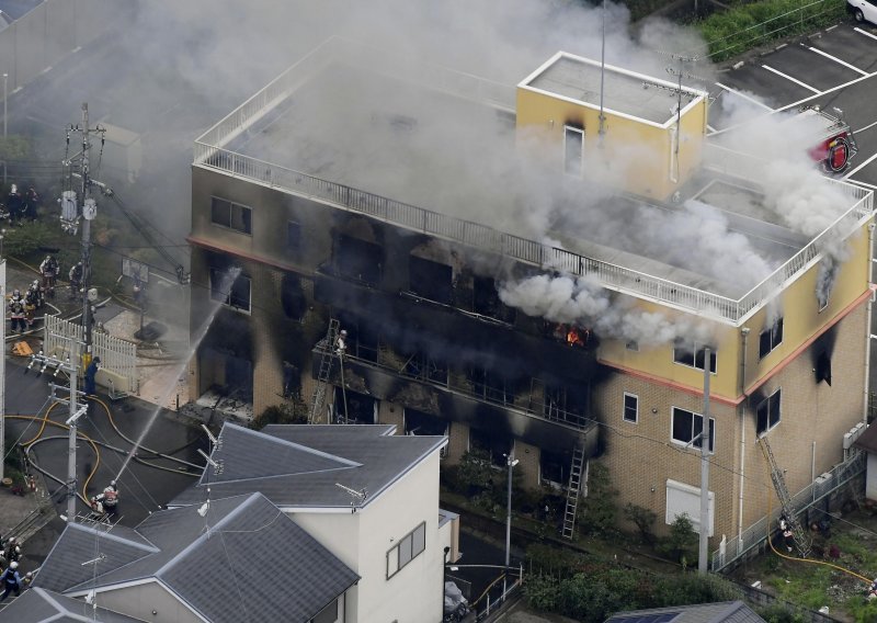 Japanci odaju počast žrtvama podmetnutog požara u studiju za animaciju