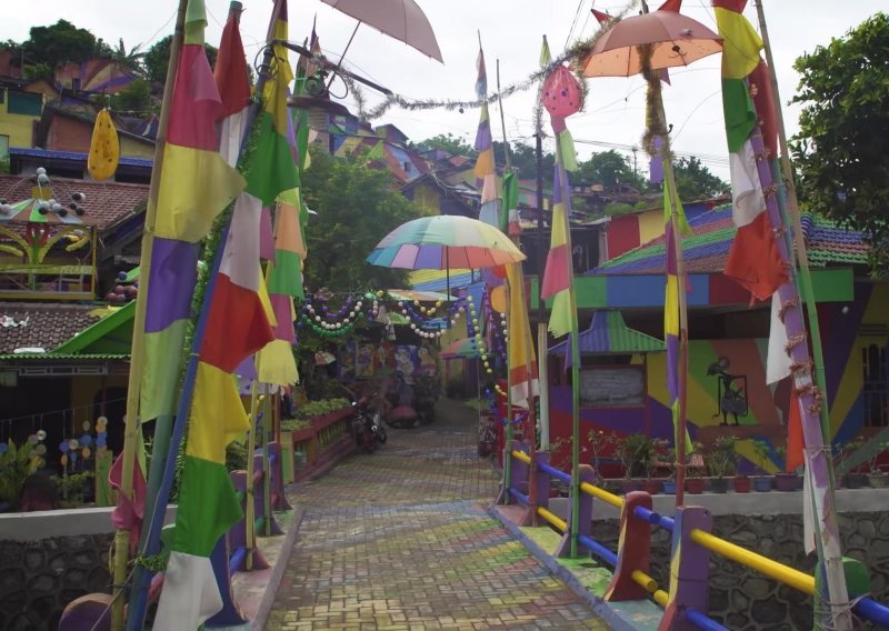Ako ikad odete u Indoneziju, ovo šareno selo morate vidjeti