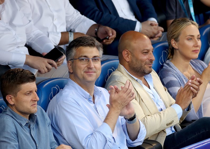 Premijer Plenković u društvu najbogatijeg Hrvata Davora Lukšića i njegove supruge gledao teniski meč