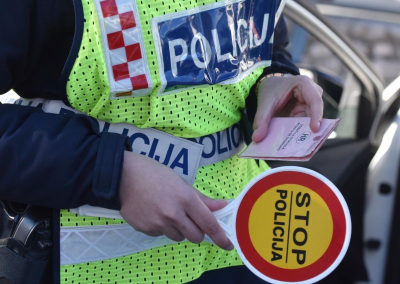 Motociklist udario pješaka u Splitu: Policija traži očevice