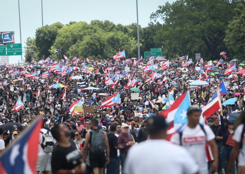Stotine tisuća prosvjednika traže ostavku guvernera Portorika