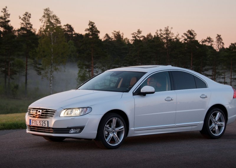 Novi problemi za Volvo! U servis povlači pola milijuna automobila zbog mogućeg požara