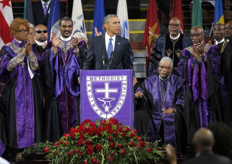 Barack Obama na komemoraciji zapjevao 'Milost'