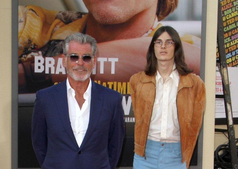 Pierce Brosnan na crveni tepih stigao sa zgodnim sinom Dylanom koji je, baš poput oca, rođen za scenu