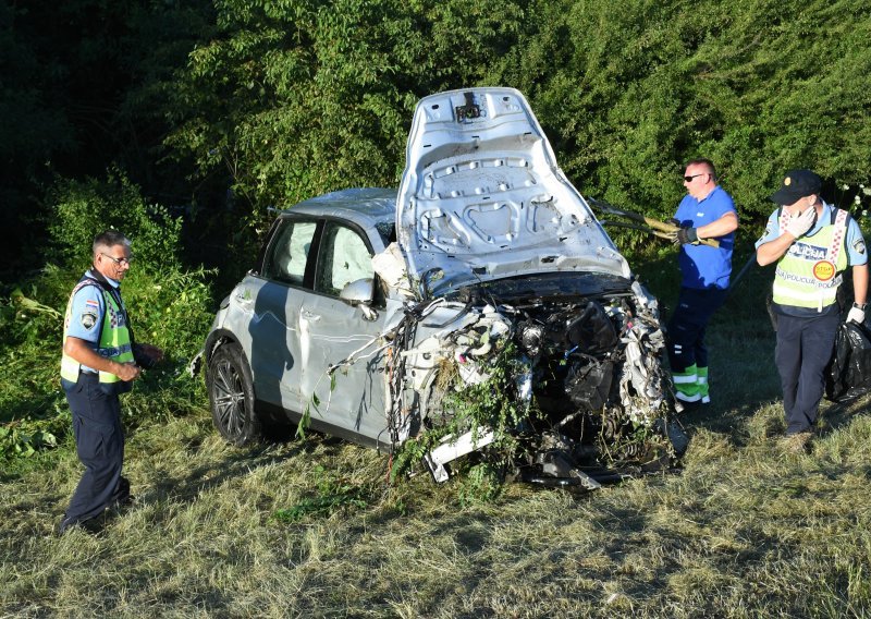 U teškoj nesreći na A3 jedna osoba poginula, a četiri su ozlijeđene