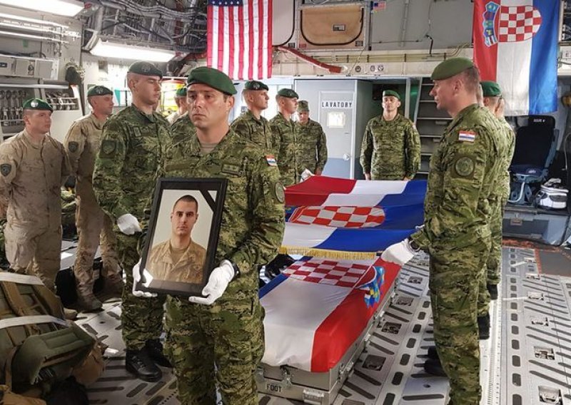 [VIDEO/FOTO] U Hrvatsku stiglo tijelo Josipa Briškog, vojnika poginulog u Afganistanu