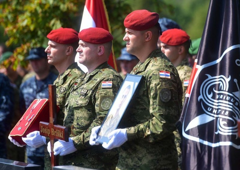 U Sesvetama sahranjen skupnik Josip Briški