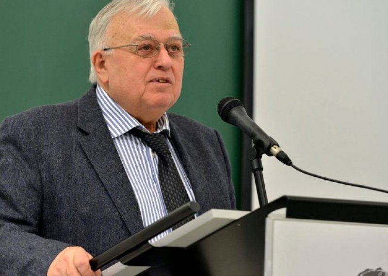 Umro akademik Franjo Šanjek, jedini svećenik među redovitim članovima HAZU