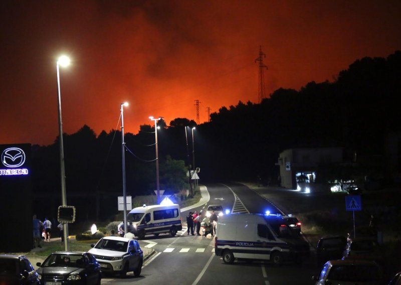 Policija sumnja da je požar kod Šibenika namjerno izazvan