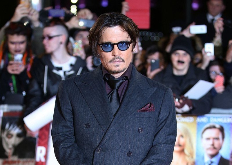 Neugodna holivudska svađa se nastavlja – Johnny Depp optužio Amber Heard za obiteljsko nasilje!