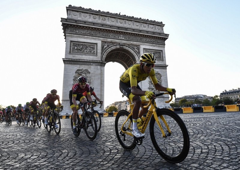 Egan Bernal u Parizu postao najmlađi pobjednik Tour de Francea u zadnjih stotinu godina