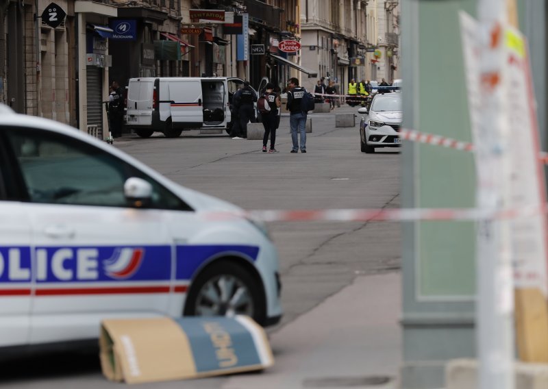 Troje mrtvih u pucnjavi na jugu Francuske, napadač i motiv još nepoznati