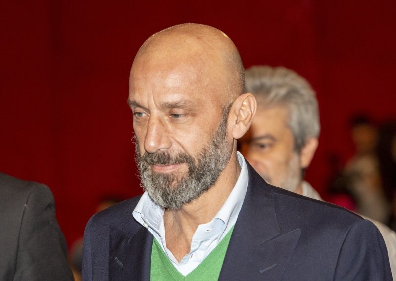 Legendarni Vialli kupio slavni talijanski klub s kojim je kao igrač umalo osvojio Kup prvaka