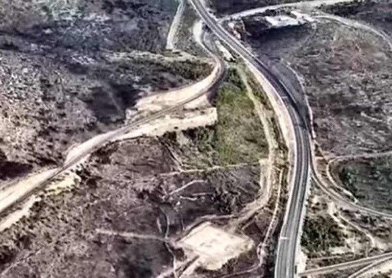[VIDEO] Snimka drona otkriva razmjere požara kod Šibenika