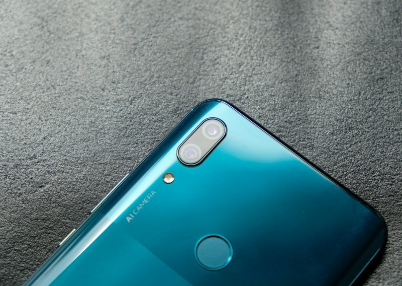 Procurile prve fotografije: Zar će ovako izgledati Huawei Mate 30?