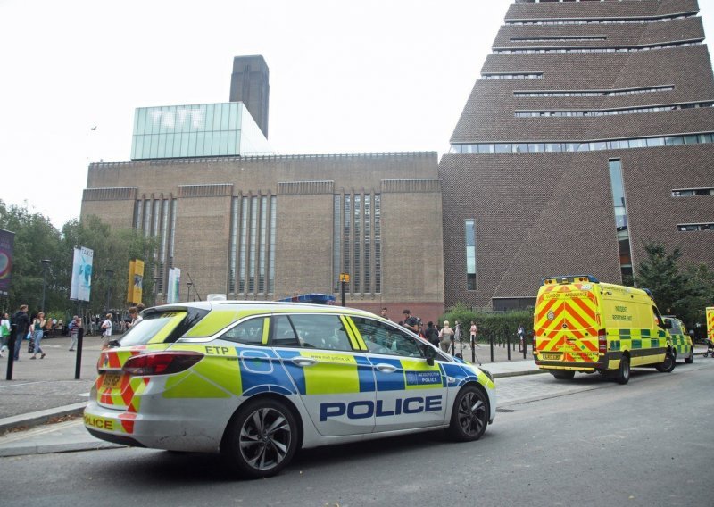 Tinejdžer uhićen zbog sumnje da je bacio dječaka s 10. kata galerije Tate Modern