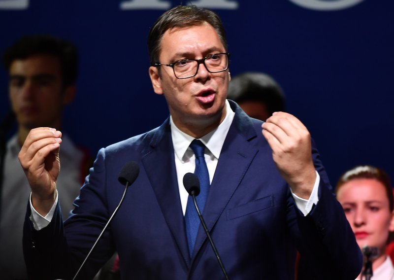 Vučić putuje u New York, u utorak s Pompeom o Kosovu