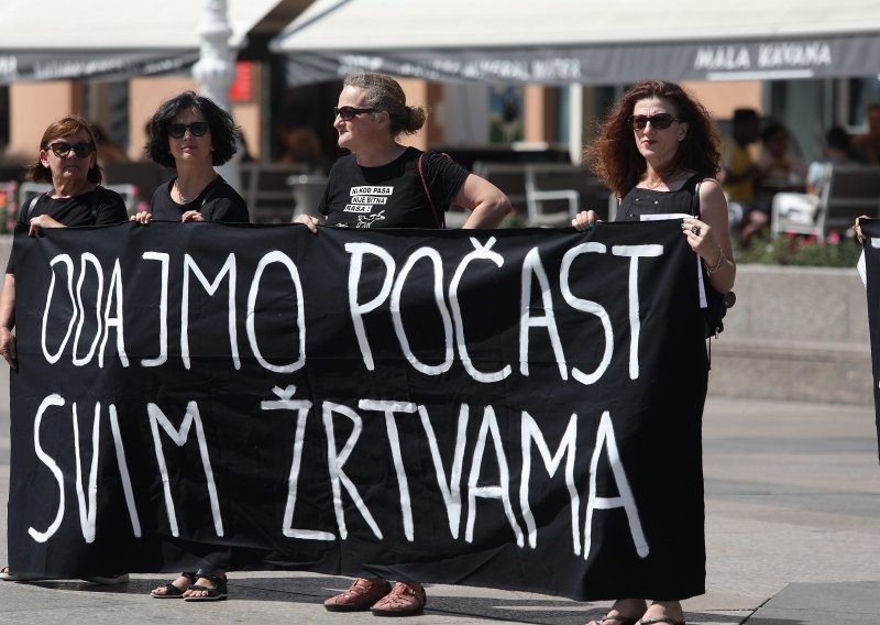 [FOTO] Prosvjed u Zagrebu: 'Zločini počinjeni u Oluji odgovornost su svih nas'