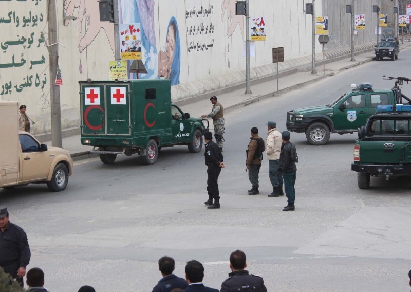 U talibanskom napadu u Kabulu ubijeno 14 osoba, ozlijeđeno 145
