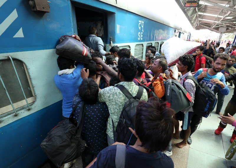 Pakistan obustavio željezničku vezu s Indijom