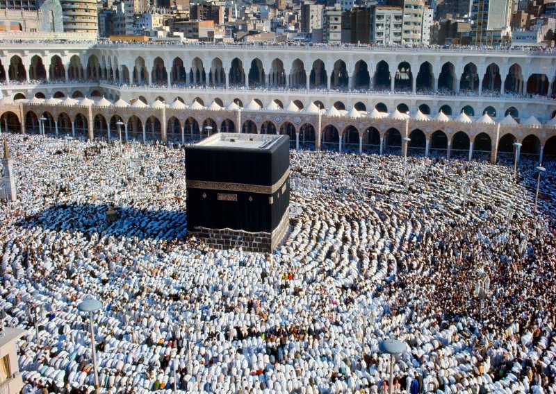 Veliko hodočašće u Meku održat će se uz 'ograničen broj' vjernika