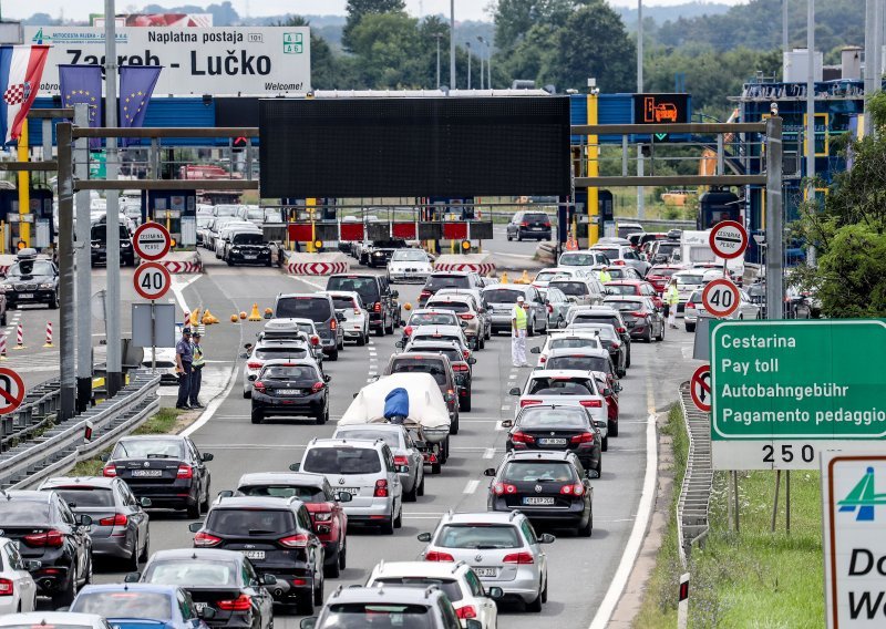 Počinje još jedan udarni prometni vikend, HAK izdao upozorenja