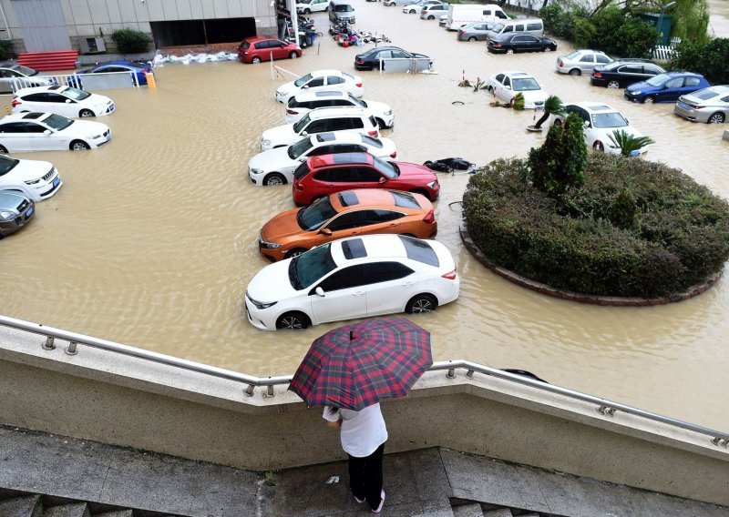 Tajfun u Kini: Broj poginulih raste, čak 34 tisuće ljudi ostalo bez doma, šteta 2 milijarde dolara!