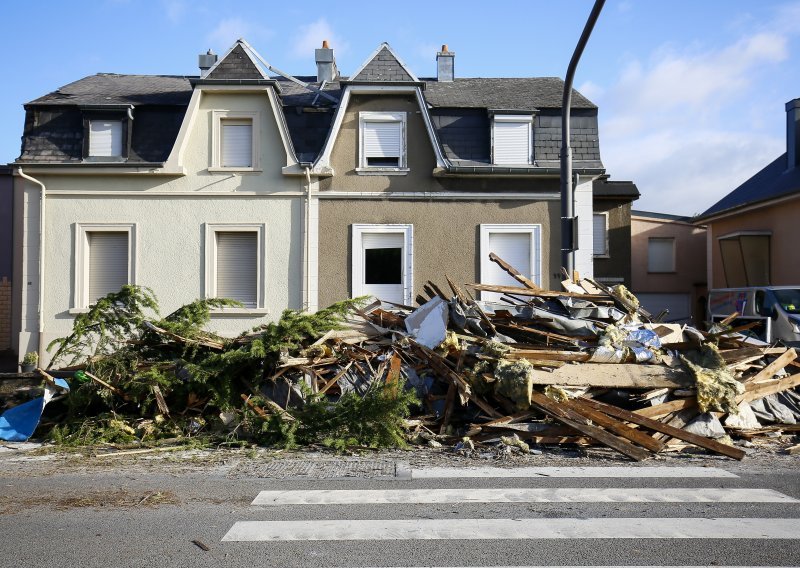 Tornado poharao Luksemburg: Ozlijeđeno 14 osoba, na stotine kuća oštećeno