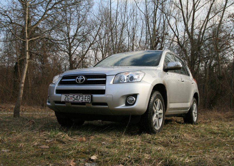 Toyota RAV4 2.0 Urban Edition - praktični SUV