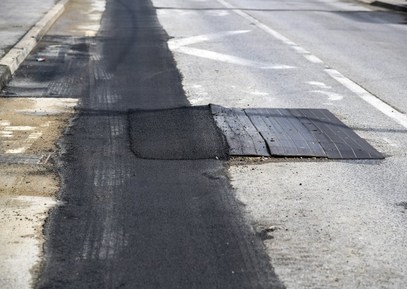 [FOTO/VIDEO] Pogledajte na kakvu su ideju došli cestari u Zagrebu; ovo ne izgleda po propisima i bit će dobro ako netko ne nastrada