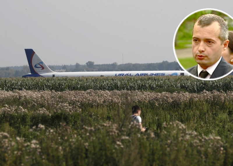 Pilot koji je prizemljio Airbus 321 Ural Airlinesa u kukuruze i spasio 226 putnika bio je izbačen iz zrakoplovne škole