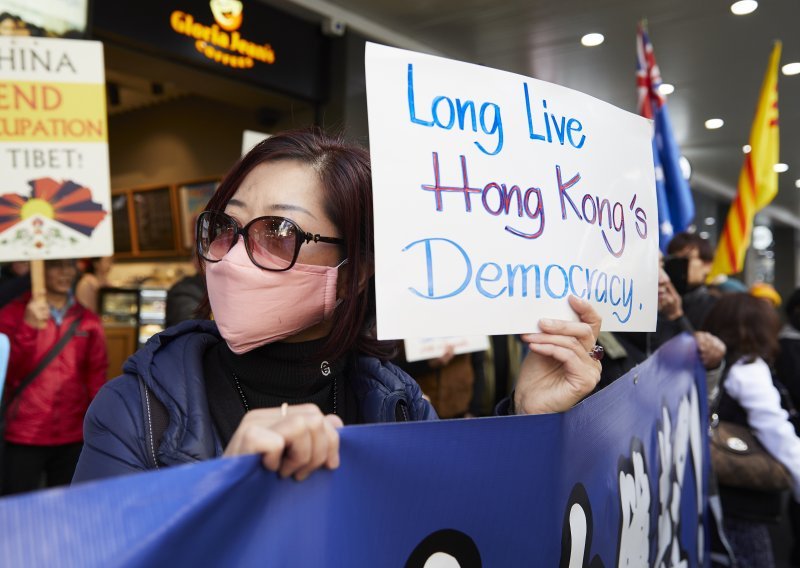 [FOTO] Više od tisuću nastavnika započelo novi krug prosvjeda u Hong Kongu, aktivisti strahuju od oštrije reakcije policije