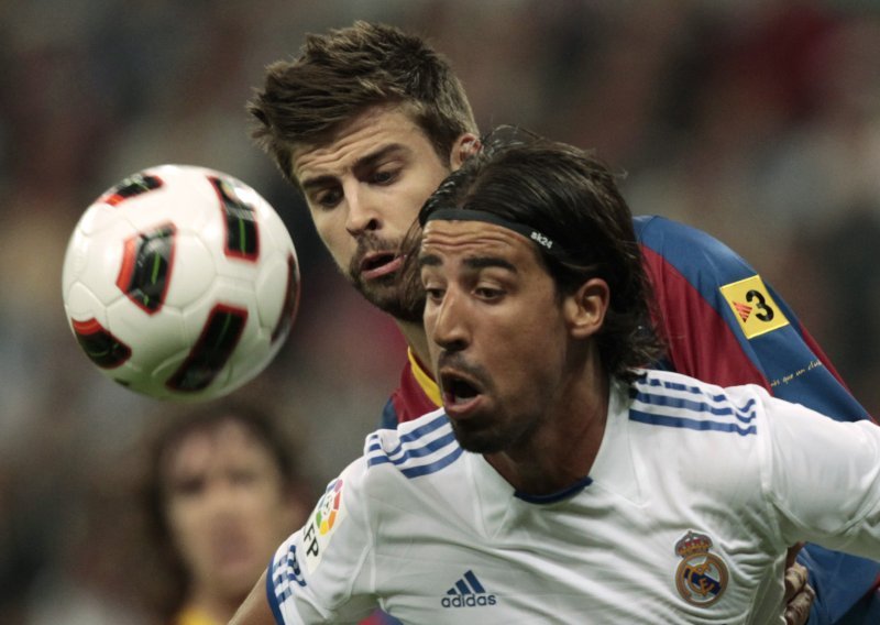 Real: Albiol mijenja Carvalha, Khedira Coentraa?